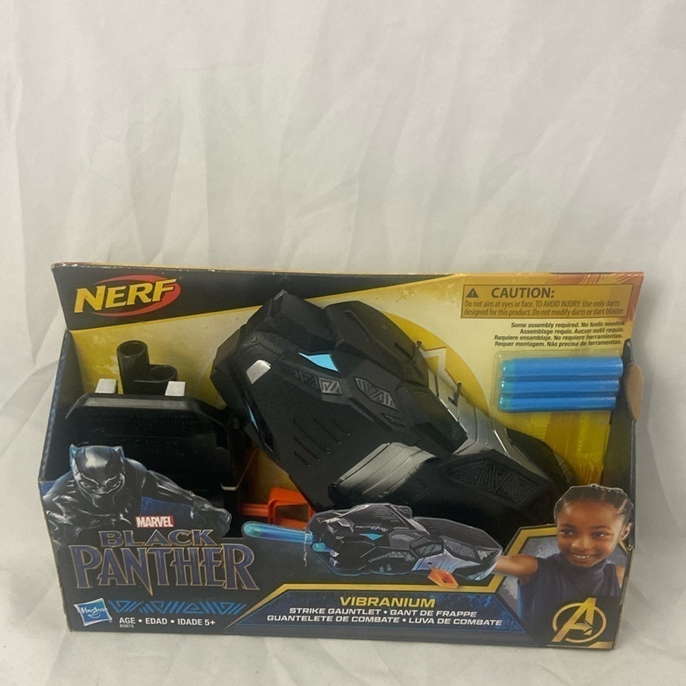 Nerf Hasbro Marvel Black Panther Vibranium Strike Gauntlet Shuri Toy NIB